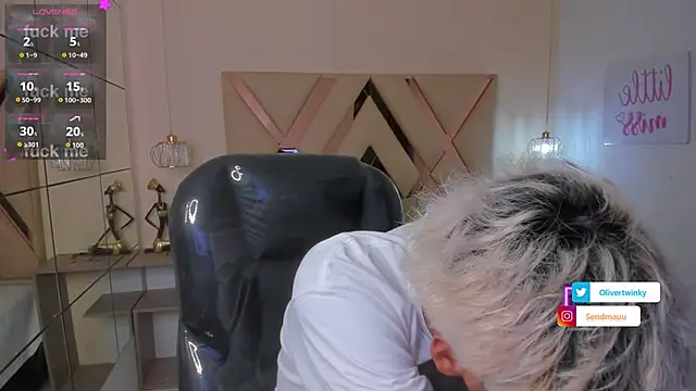 OliverTwinky online show from 11/10/25, 01:21