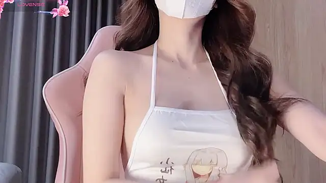 Snapshot of yiyi-chin chatting on 10/15/25, 04:51 yiyi-chin online show from 10/15/25, 04:51