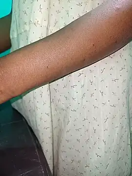 Snapshot of Apki-reena chatting on 03/20/25, 07:47 Apki-reena online show from 03/20/25, 07:47