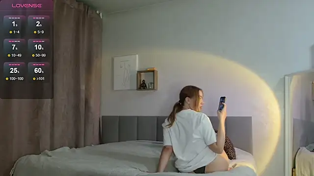 Snapshot of Eva___forever chatting on 02/27/26, 12:21 Eva forever online show from 02/27/26, 12:21