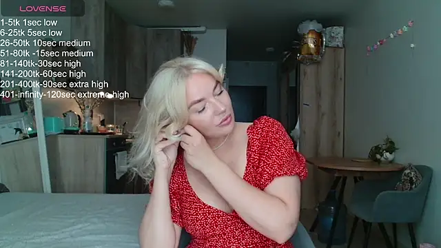 Snapshot of Eva___forever chatting on 06/16/26, 08:28 Eva forever online show from 06/16/26, 08:28