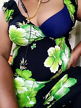 Snapshot of tamiltady chatting on 09/21/25, 09:33 tamiltady online show from 09/21/25, 09:33