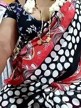 Snapshot of tamiltady chatting on 09/22/25, 04:53 tamiltady online show from 09/22/25, 04:53