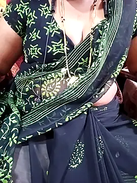 Snapshot of tamiltady chatting on 09/30/25, 04:56 tamiltady online show from 09/30/25, 04:56