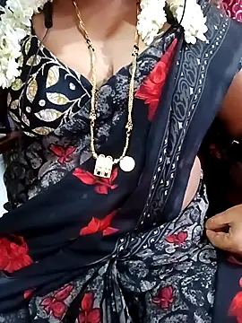 Snapshot of tamiltady chatting on 10/07/25, 04:59 tamiltady online show from 10/07/25, 04:59