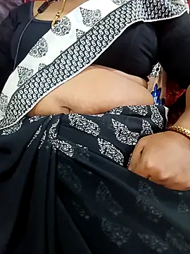 Snapshot of tamiltady chatting on 10/08/25, 06:05 tamiltady online show from 10/08/25, 06:05