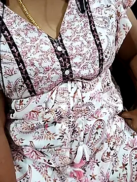 Snapshot of tamiltady chatting on 10/12/25, 06:51 tamiltady online show from 10/12/25, 06:51