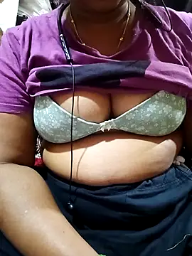 Snapshot of tamiltady chatting on 12/14/25, 09:52 tamiltady online show from 12/14/25, 09:52