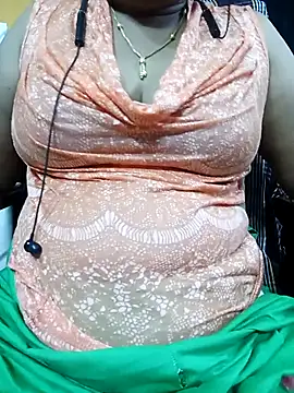 Snapshot of tamiltady chatting on 12/22/25, 05:43 tamiltady online show from 12/22/25, 05:43