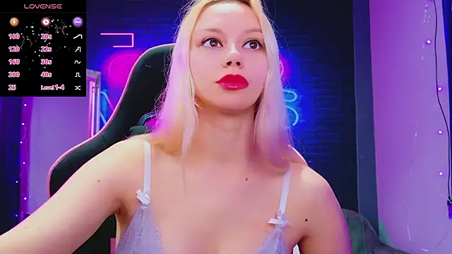 Snapshot of AlessiaCroft chatting on 03/12/26, 05:02 AlessiaCroft online show from 03/12/26, 05:02