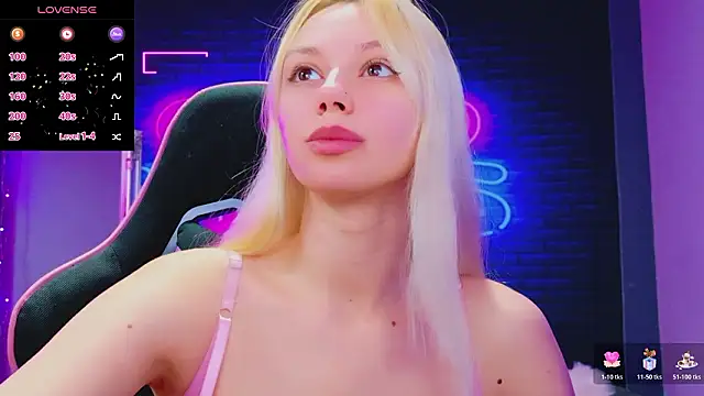 Snapshot of AlessiaCroft chatting on 03/17/26, 05:11 AlessiaCroft online show from 03/17/26, 05:11