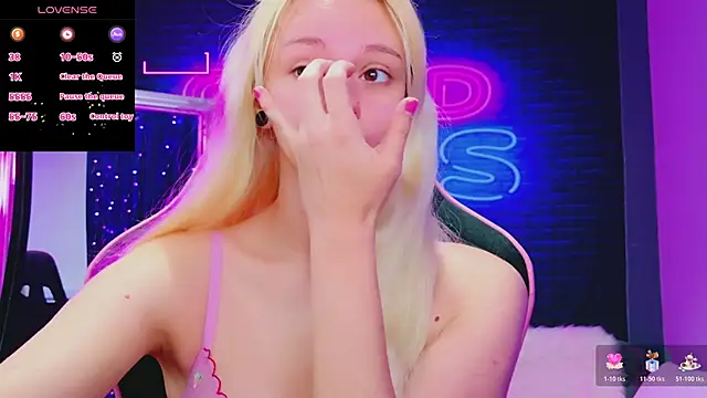 Snapshot of AlessiaCroft chatting on 03/20/26, 05:01 AlessiaCroft online show from 03/20/26, 05:01