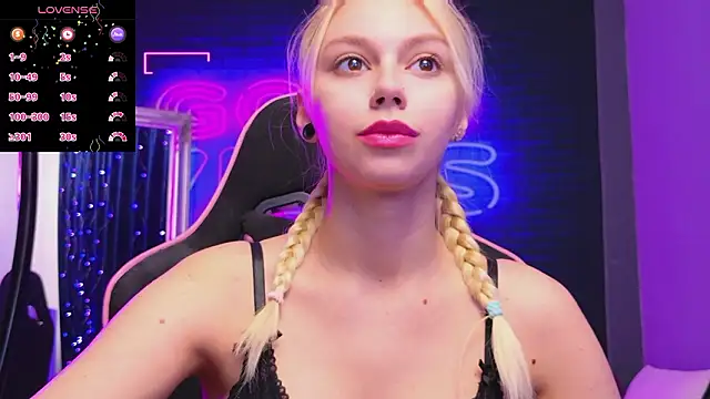 Snapshot of AlessiaCroft chatting on 03/25/26, 05:02 AlessiaCroft online show from 03/25/26, 05:02