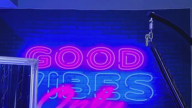 Snapshot of AlessiaCroft chatting on 04/06/26, 04:10 AlessiaCroft online show from 04/06/26, 04:10