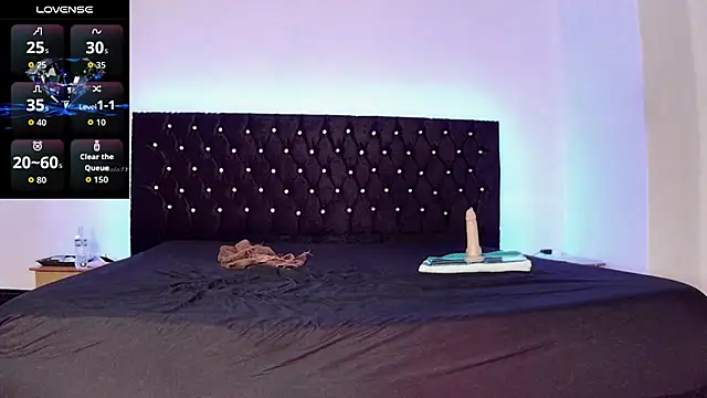 Snapshot of TSLeaMarie chatting on 11/22/25, 05:23 TSLeaMarie online show from 11/22/25, 05:23