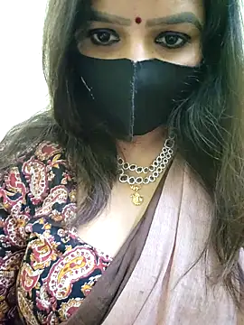 Snapshot of nivedha27 chatting on 12/20/25, 04:36 nivedha27 online show from 12/20/25, 04:36