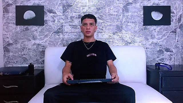 Matt Ruso online show from 10/18/25, 04:41