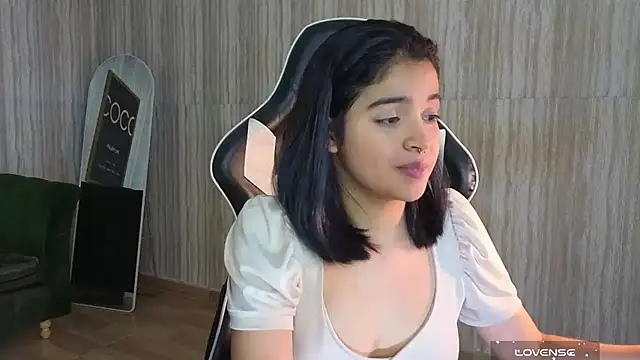 Snapshot of clementine_t chatting on 09/24/25, 02:37 clementine t online show from 09/24/25, 02:37