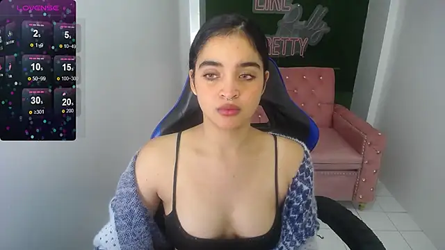 Snapshot of clementine_t chatting on 10/13/25, 12:27 clementine t online show from 10/13/25, 12:27