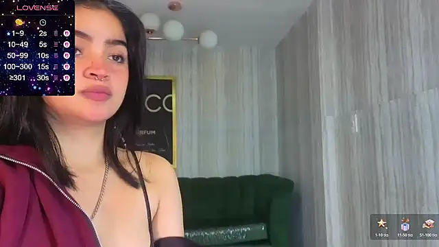 Snapshot of clementine_t chatting on 11/23/25, 01:11 clementine t online show from 11/23/25, 01:11