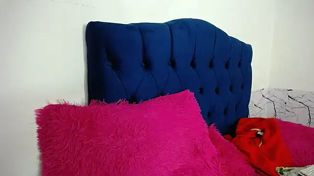 Snapshot of karolay_su chatting on 11/17/25, 08:58 karolay su online show from 11/17/25, 08:58