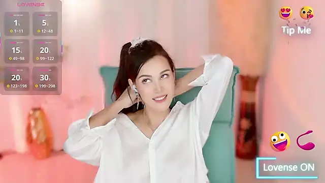 LunaBelle1984 online show from 10/11/25, 03:43