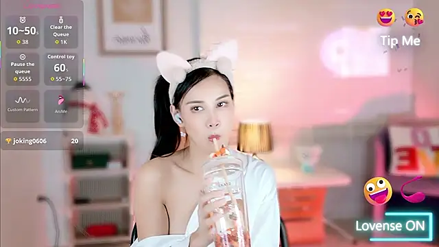 LunaBelle1984 online show from 11/21/25, 03:11