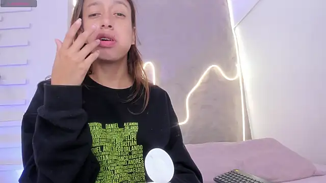 Dulce Quintana online show from 11/27/25, 12:18