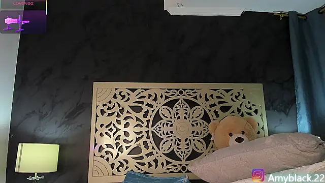 Amyblack   online show from 01/17/26, 12:48