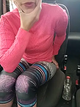 Snapshot of fuck_couple69 chatting on 10/29/25, 04:31 fuck couple69 online show from 10/29/25, 04:31