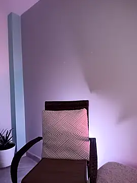 Alicia Montess online show from 10/19/25, 04:13