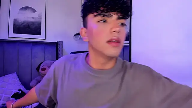 Niick Twink online show from 10/24/25, 06:04