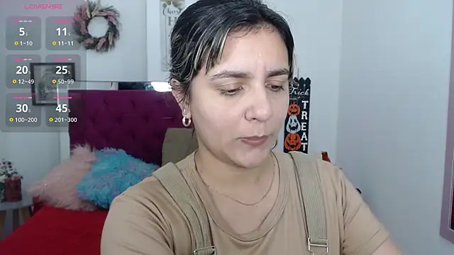 Snapshot of Isa-lox chatting on 10/21/25, 09:26 Isa-lox online show from 10/21/25, 09:26