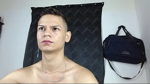 Snapshot of axce1_boy24 chatting on 10/28/25, 12:30 axce1 boy24 online show from 10/28/25, 12:30