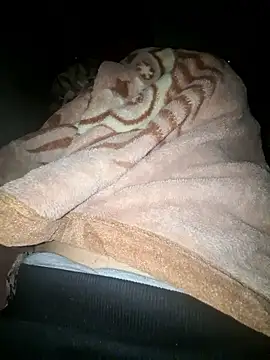 Snapshot of amirzinou chatting on 10/26/25, 10:58 amirzinou online show from 10/26/25, 10:58