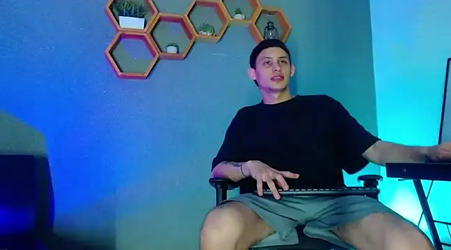 Snapshot of Latin_party_forsex chatting on 03/21/25, 08:17 Latin party forsex online show from 03/21/25, 08:17