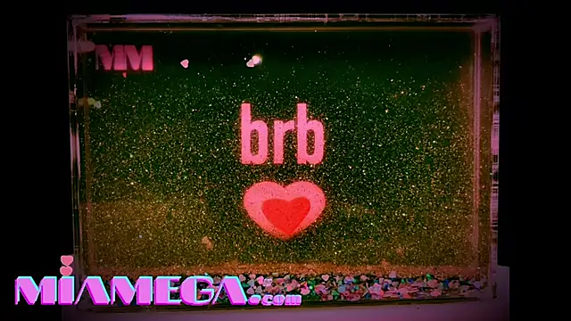 Snapshot of MiaMega chatting on 04/15/26, 01:29 MiaMega online show from 04/15/26, 01:29