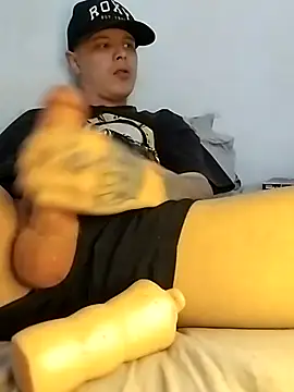 Snapshot of erickdlima1 chatting on 10/08/25, 04:37 erickdlima1 online show from 10/08/25, 04:37