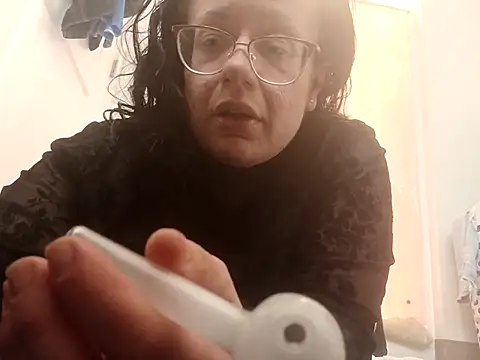 Snapshot of kinkikatie69 chatting on 11/20/25, 12:38 kinkikatie69 online show from 11/20/25, 12:38