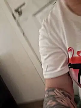 Snapshot of kinkikatie69 chatting on 04/14/26, 08:53 kinkikatie69 online show from 04/14/26, 08:53