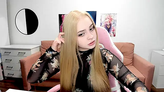 Snapshot of mistress_lain chatting on 03/12/26, 11:55 mistress lain online show from 03/12/26, 11:55