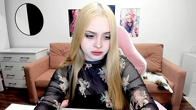 Snapshot of mistress_lain chatting on 03/30/26, 09:38 mistress lain online show from 03/30/26, 09:38