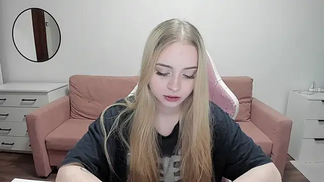 mistress lain online show from 08/03/26, 01:04