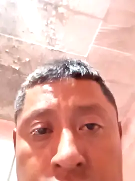 Snapshot of luuiss12 chatting on 09/27/25, 05:18 luuiss12 online show from 09/27/25, 05:18