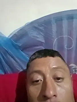 Snapshot of luuiss12 chatting on 10/30/25, 06:04 luuiss12 online show from 10/30/25, 06:04