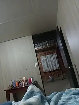 Snapshot of luuiss12 chatting on 11/22/25, 06:23 luuiss12 online show from 11/22/25, 06:23