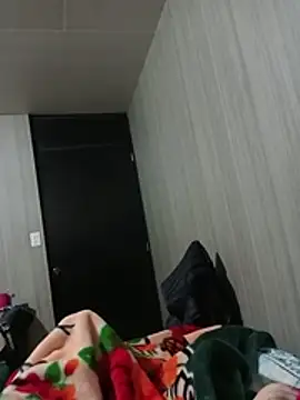 Snapshot of luuiss12 chatting on 12/01/25, 06:40 luuiss12 online show from 12/01/25, 06:40