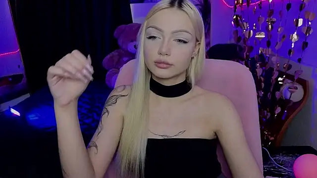 Snapshot of LinaLirian chatting on 07/15/26, 12:10 LinaLirian online show from 07/15/26, 12:10