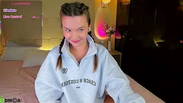 Snapshot of Sowetly chatting on 11/15/25, 01:03 Sowetly online show from 11/15/25, 01:03