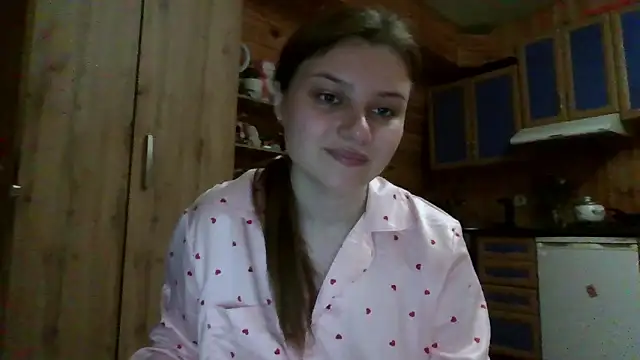 Snapshot of Little_shygirl chatting on 10/19/25, 12:55 Little shygirl online show from 10/19/25, 12:55